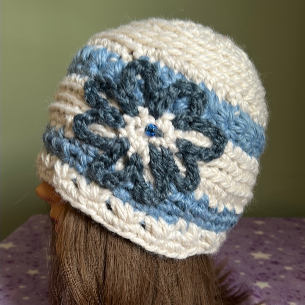 Crochet knit medium beanie soft acrylic yarn new extremely warm